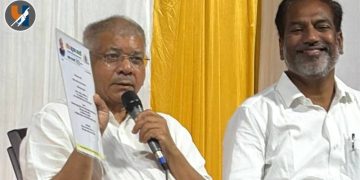 मुंबईत २५ नोव्हेंबरच्या संविधान सन्मान महासभेची मोठी तयारी; ॲड. प्रकाश आंबेडकरांचे मार्गदर्शन