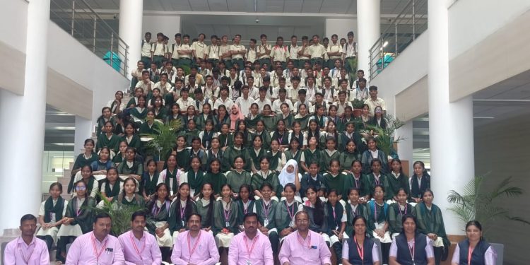 श्रीमती निर्मलाताई ठोकळ प्रशाला व कनिष्ठ महाविद्यालय सोलापूर अंतर्गत विद्यार्थ्यांसाठी करिअर मार्गदर्शन कार्यशाळेचे आयोजन