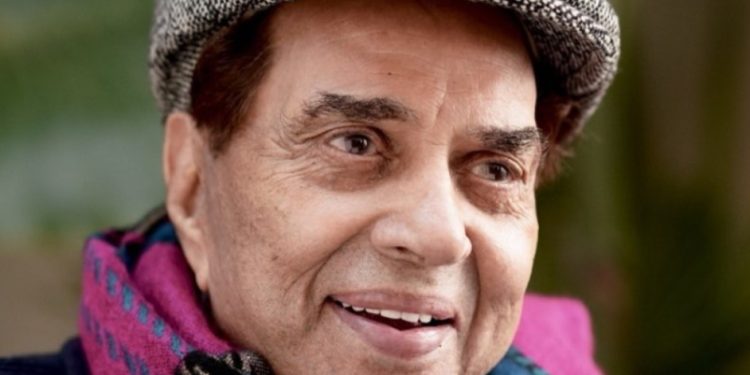 बॉलिवूडचे ज्येष्ठ अभिनेते धर्मेंद्र व्हेंटिलेटरवर; ब्रीच कँडी रुग्णालयात उपचार सुरू