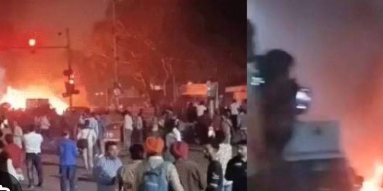 दिल्लीतील लाल किल्ल्याजवळ कार स्फोट; आठ ठार – देशभरात हायअलर्ट